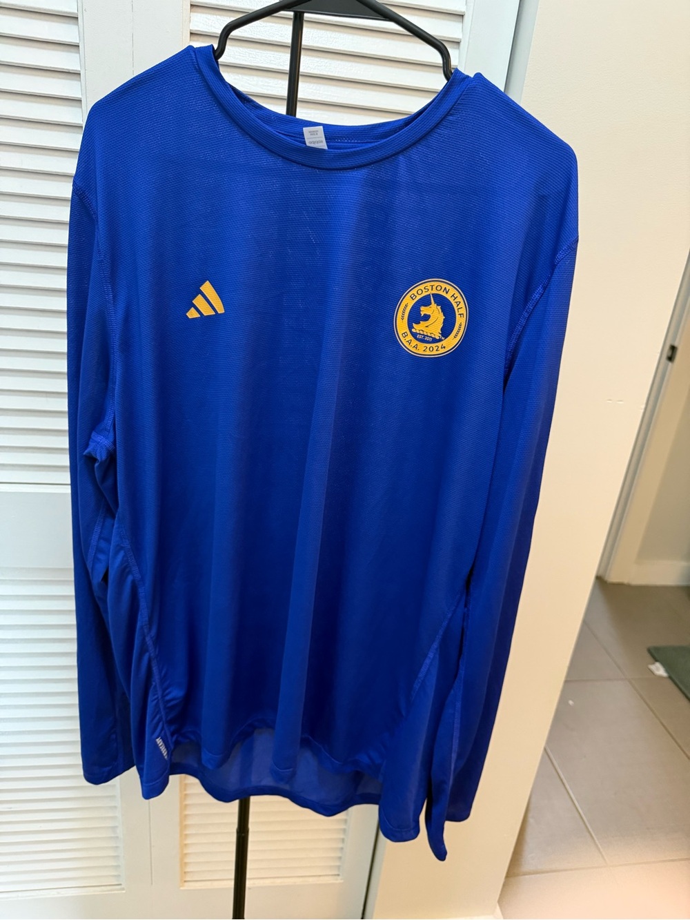 adidas BAA 2024 10K Men’s Royal Blue Long-Sleeve Running Shirt with Yellow Crest